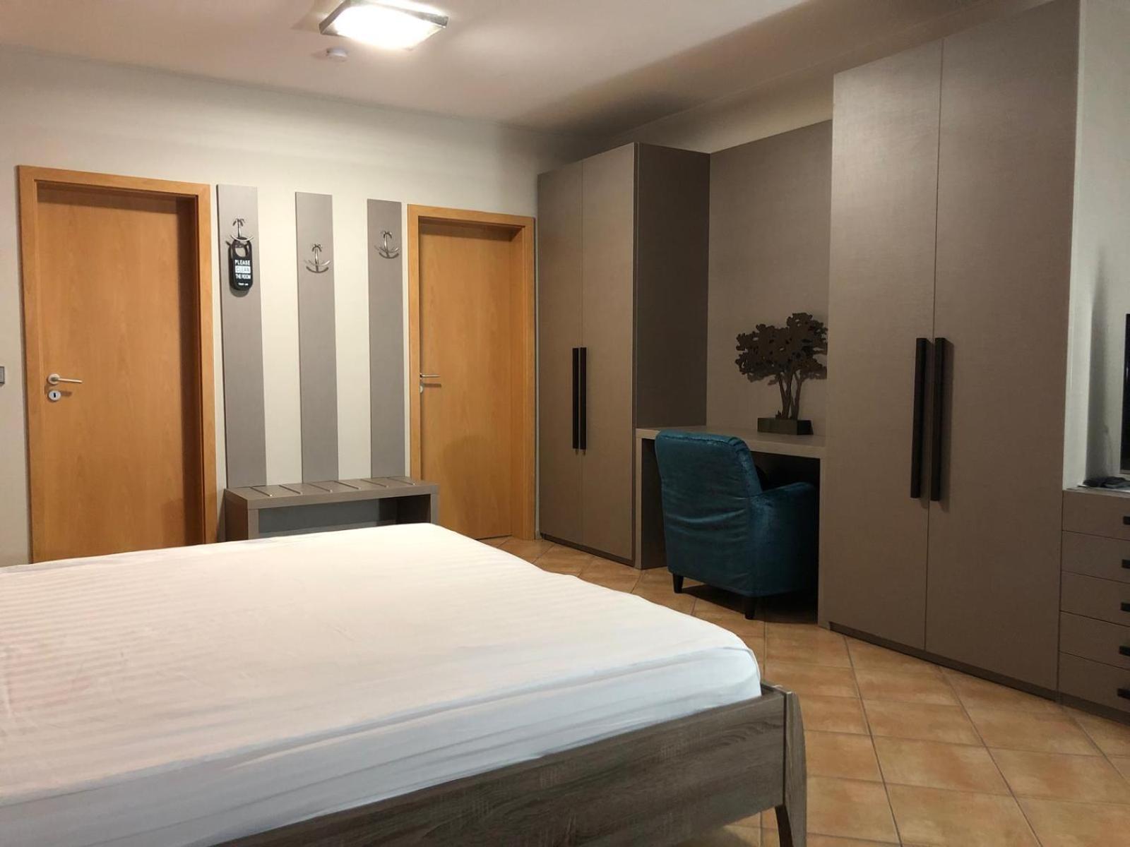 Appart-Hotel Gwendy Bour Esterno foto