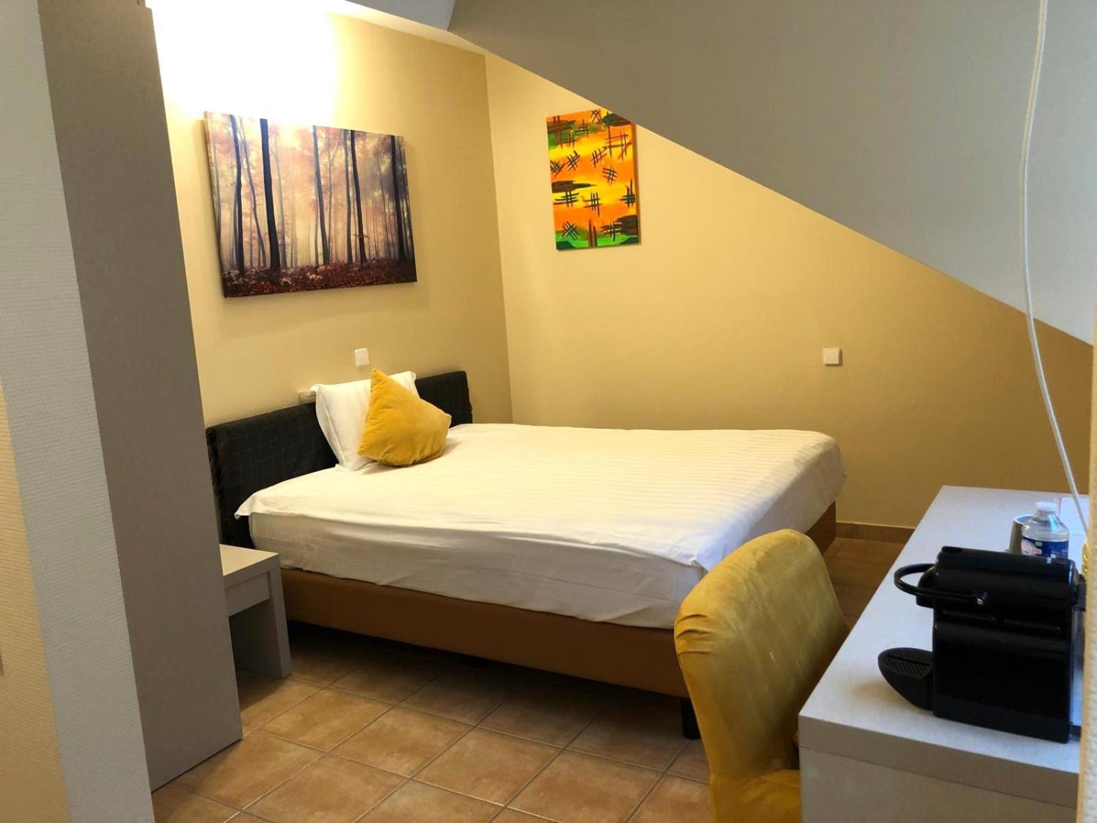 Appart-Hotel Gwendy Bour Esterno foto